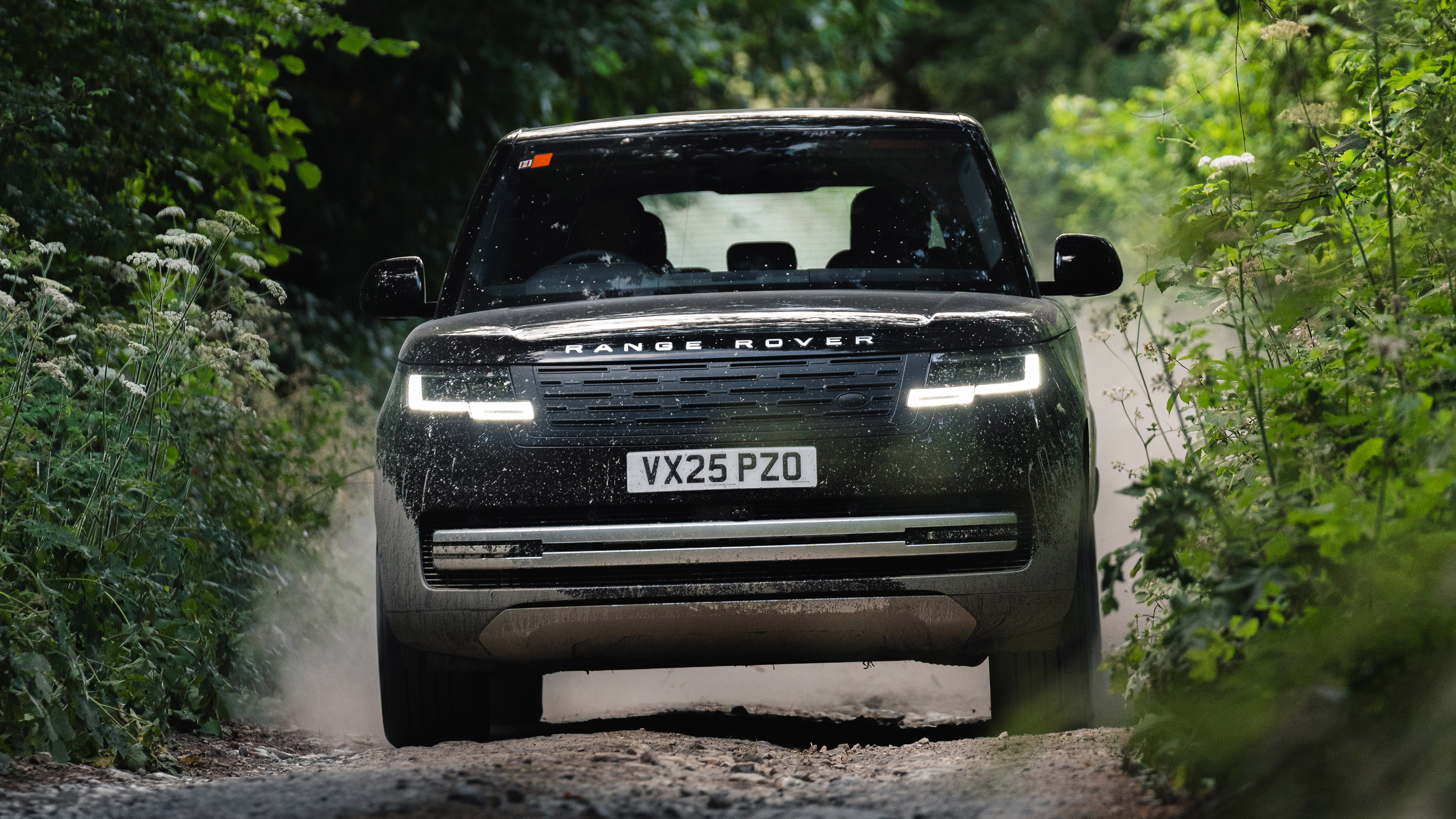 Range Rover Electric - front action