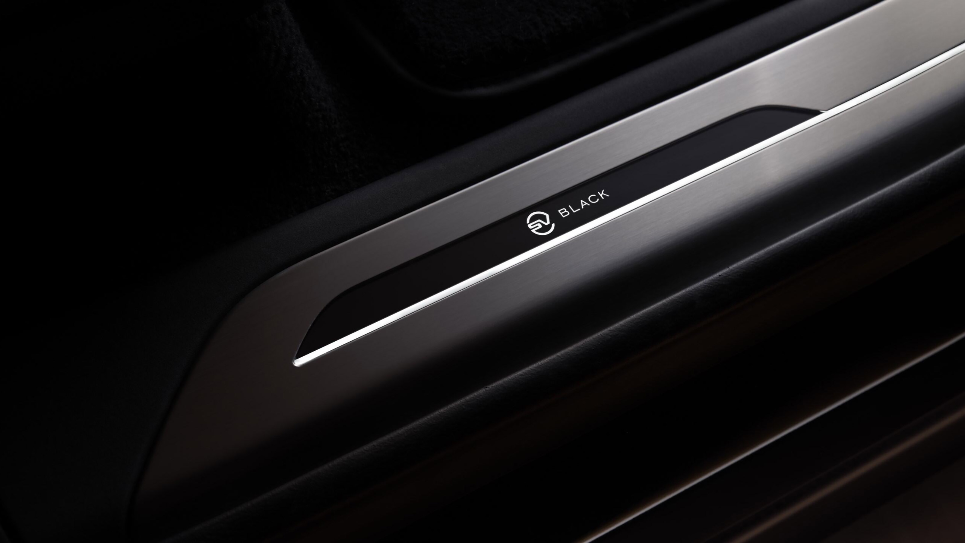 Range Rover SV Black - sill