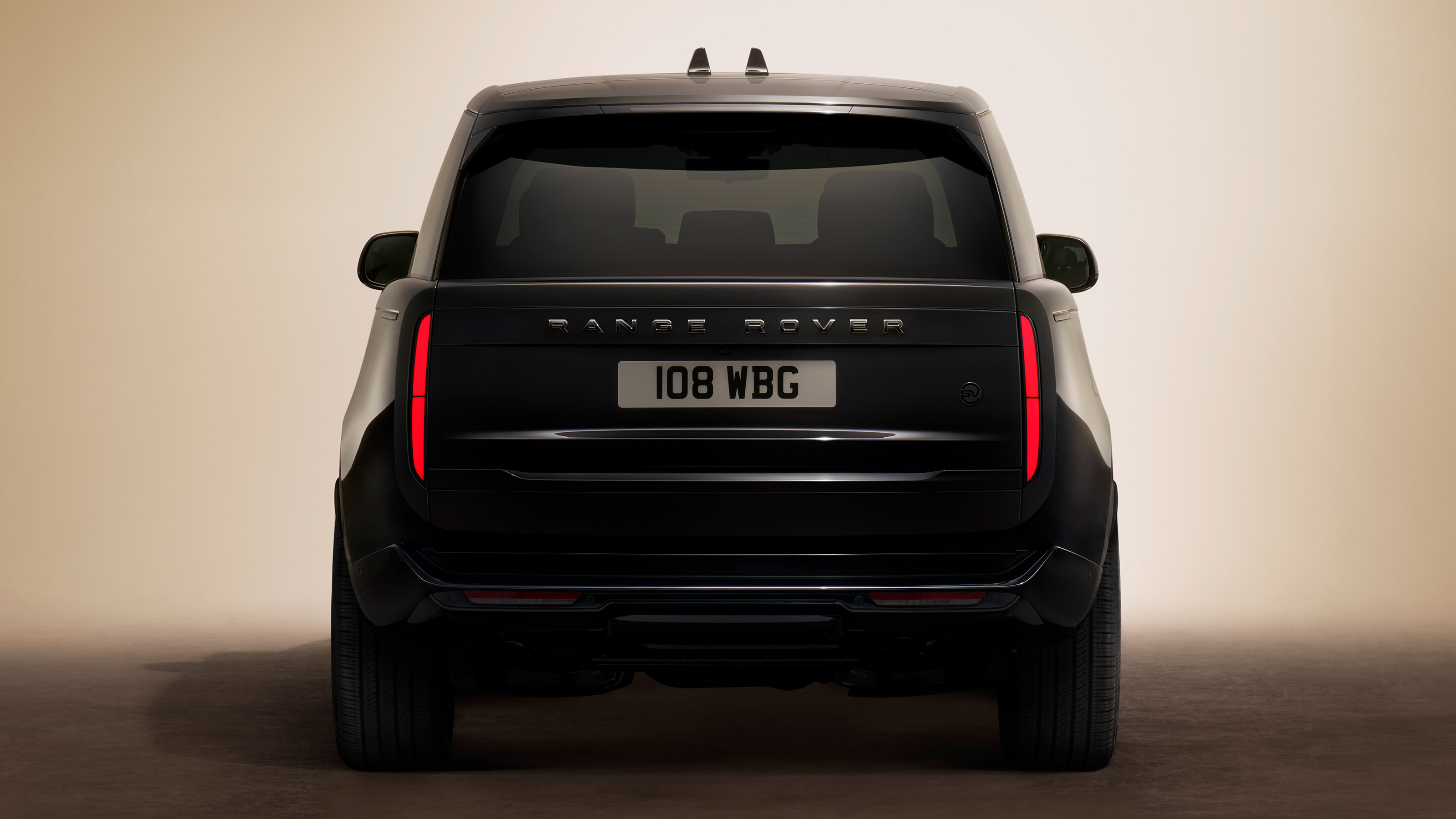 Range Rover SV Black - rear