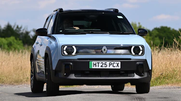 Renault 4 - front action