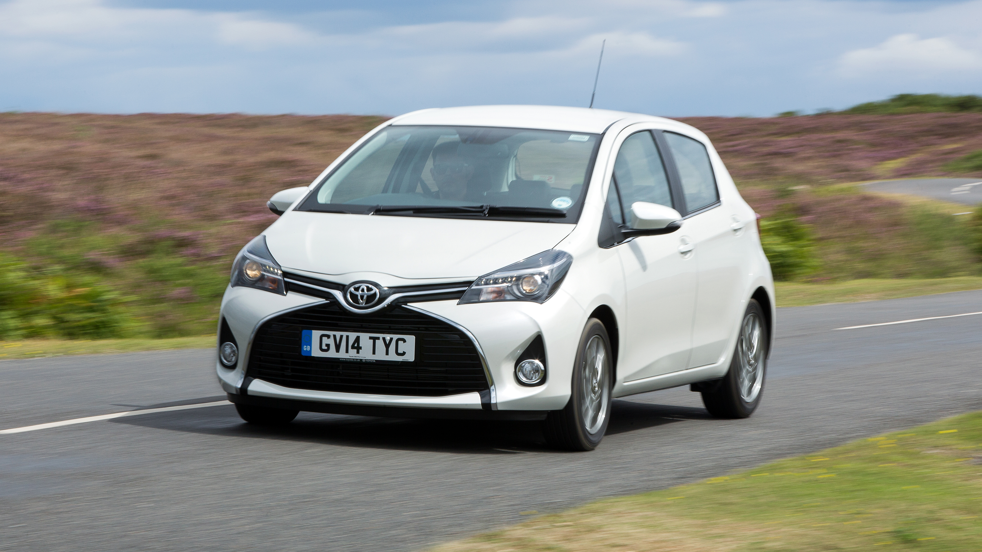Small automatic cars for £11k - Toyota Yaris, front cornering 