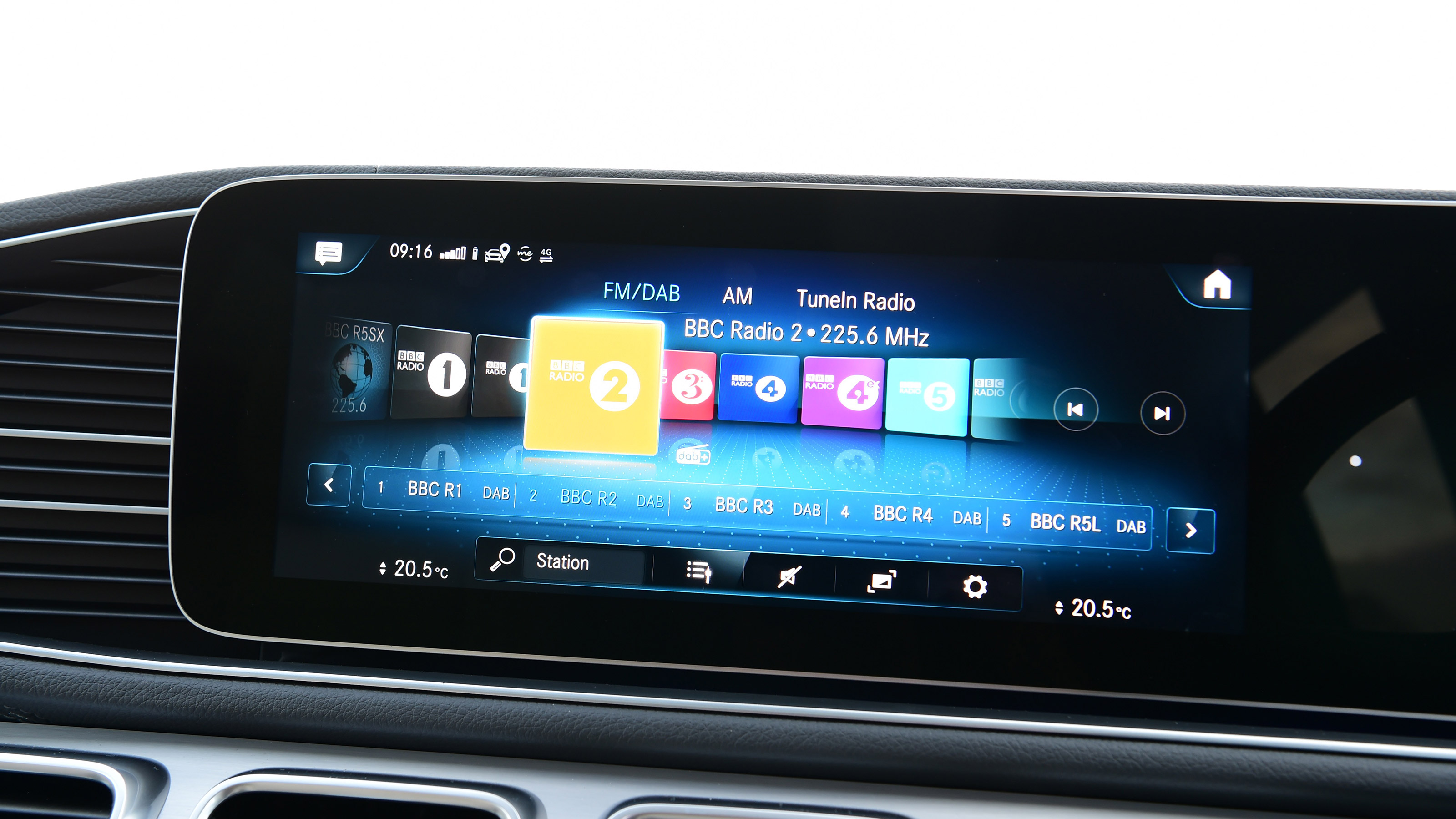 Used Mercedes GLS Mk2 - screen