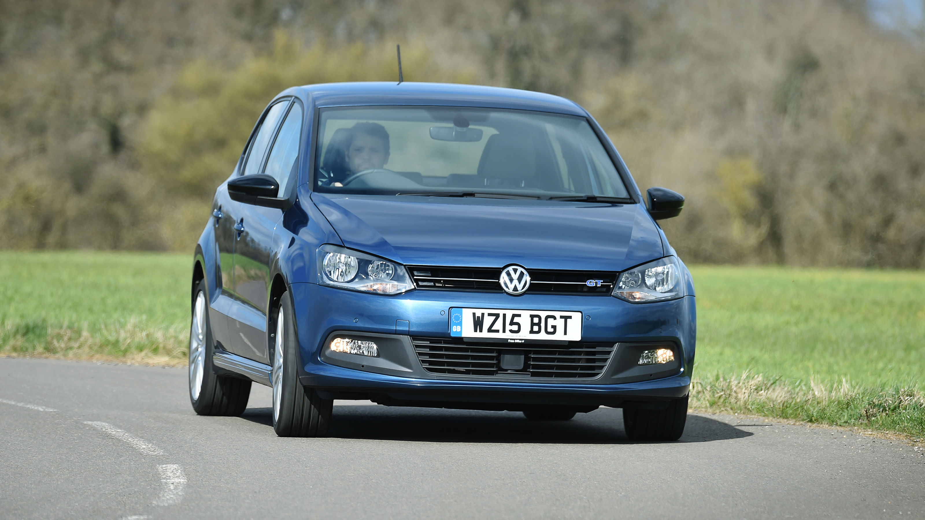 Small automatic cars for £11k - Volkswagen Polo, front cornering 