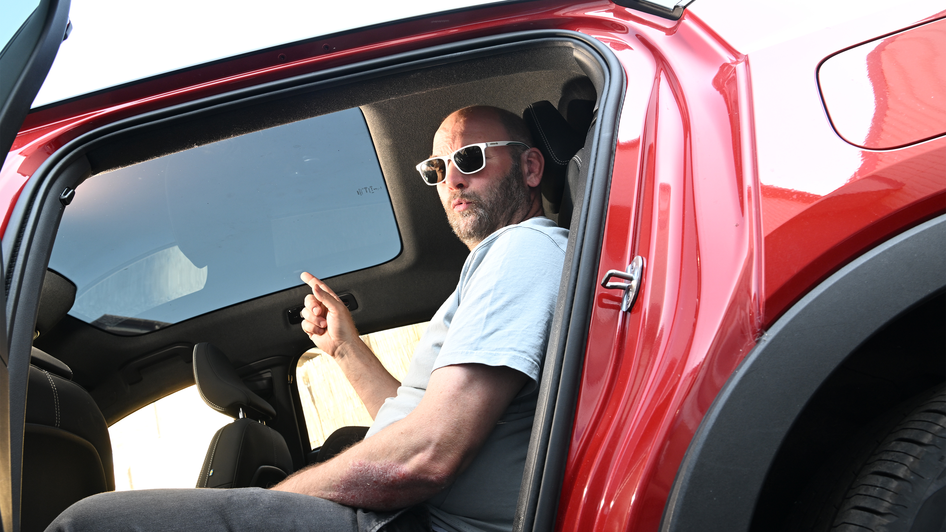 Volvo EC40 Plus long-term - sunroof