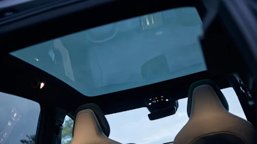 Volvo EX30 Cross Country - panoramic roof