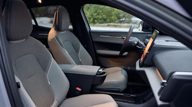 Volvo EX30 Cross Country - front seats