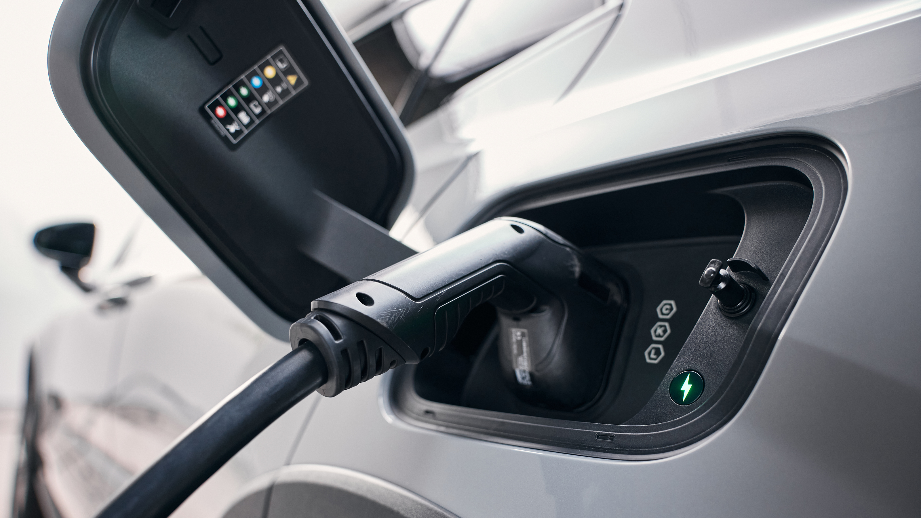 Volvo EX30 Cross Country - charging port