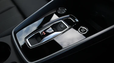 Audi A3 - centre console