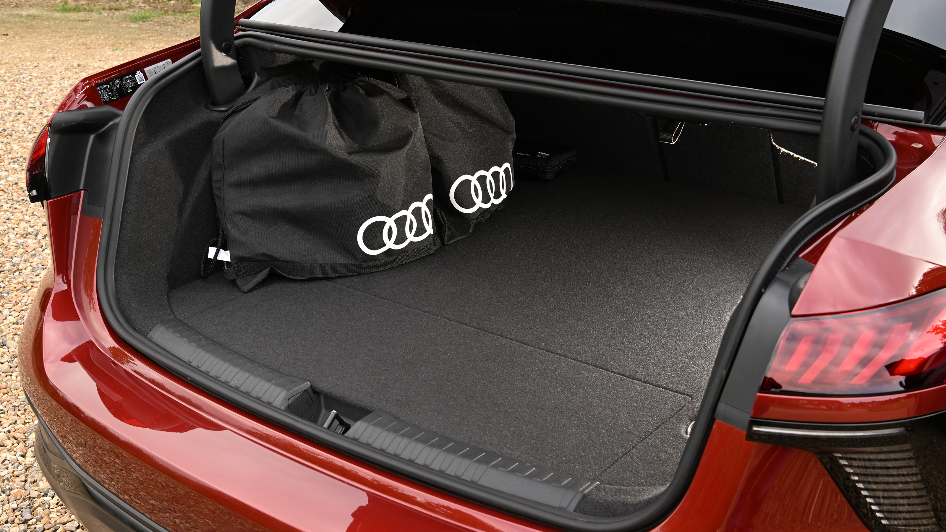 Audi A6 e-Hybrid - boot