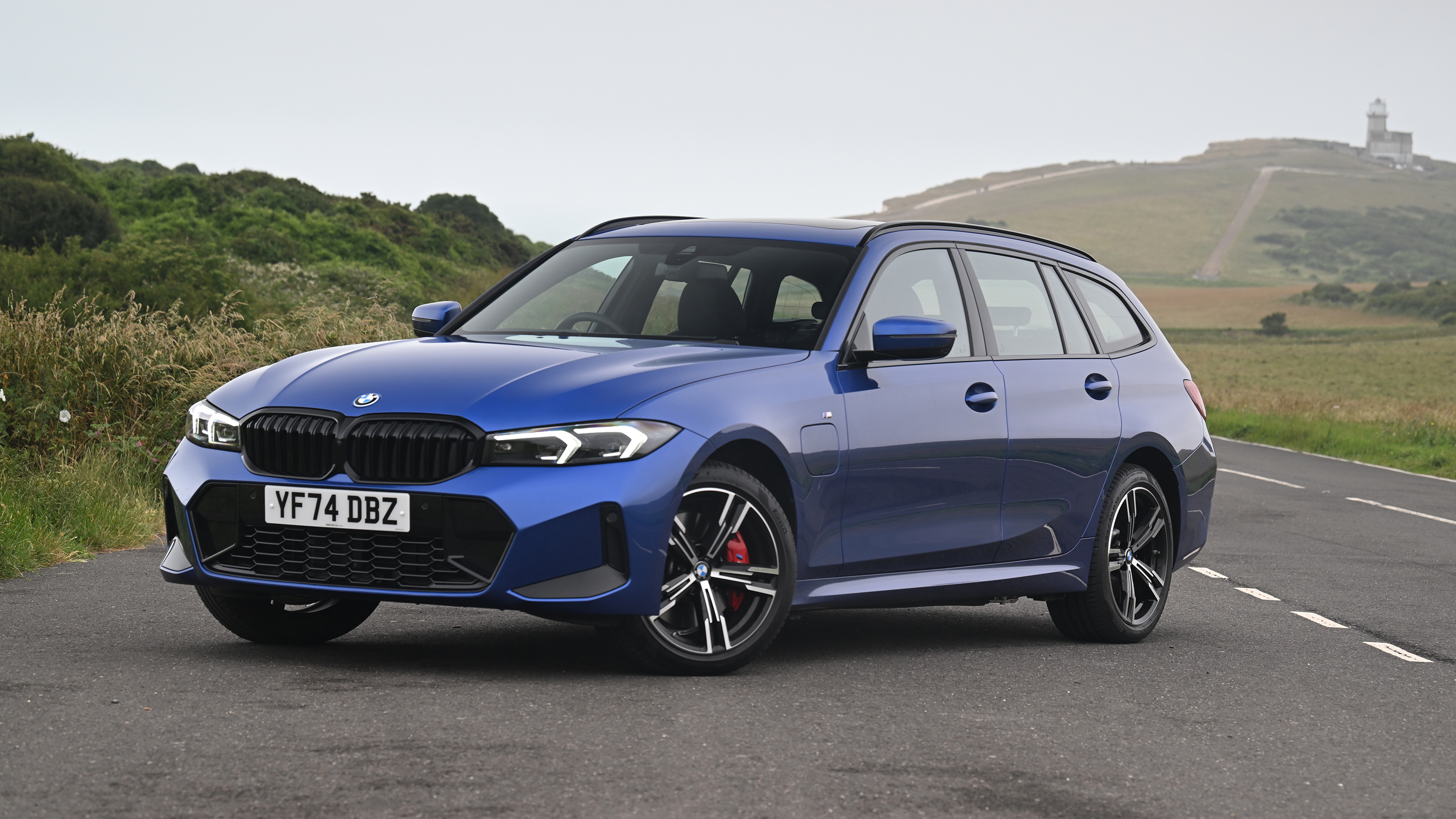 BMW 3 Series Touring - front static