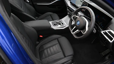 BMW 3 Series Touring - front seats
