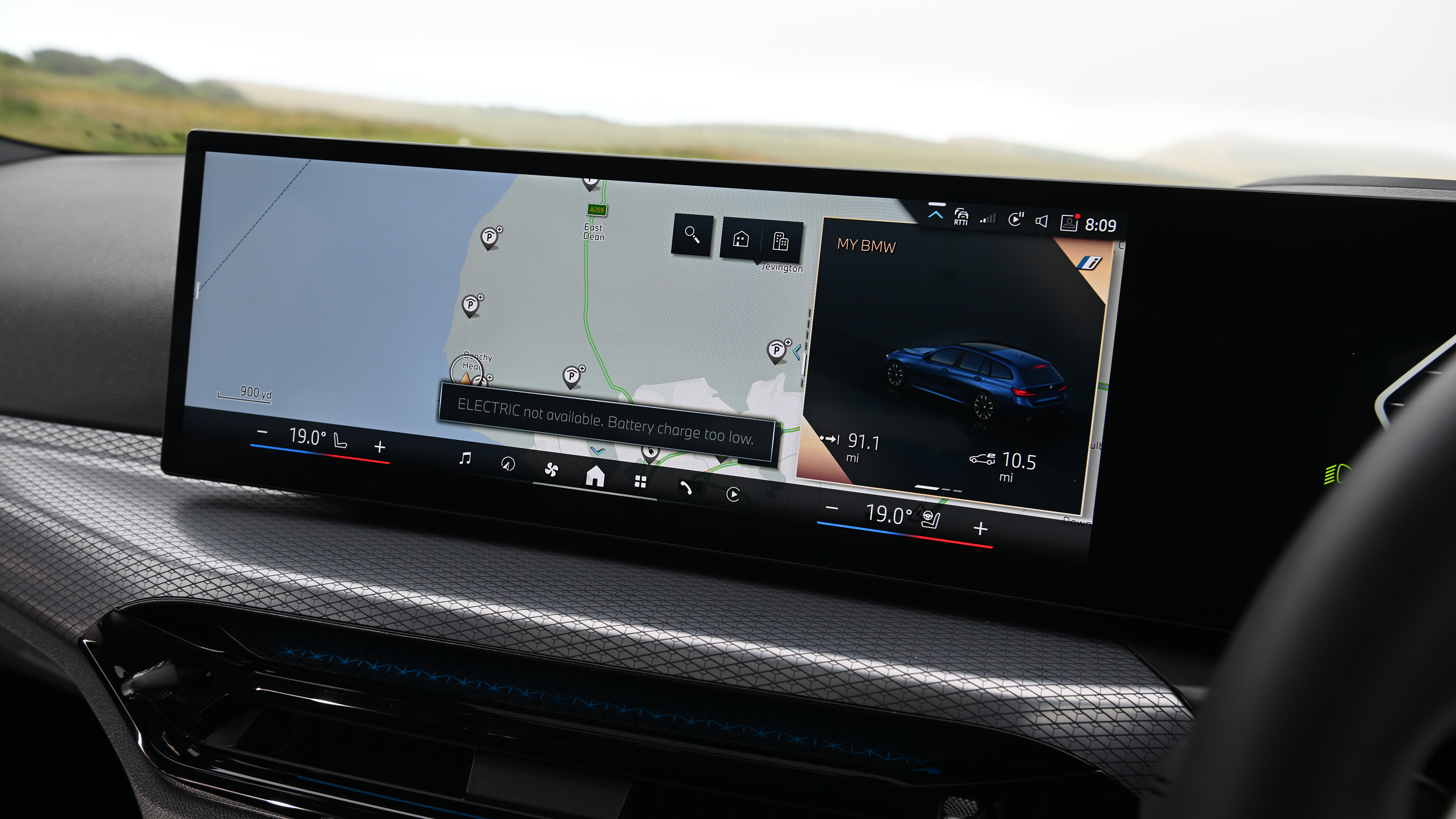 BMW 3 Series Touring - infotainment screen
