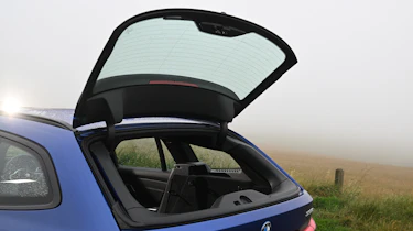 BMW 3 Series Touring - opening rear window