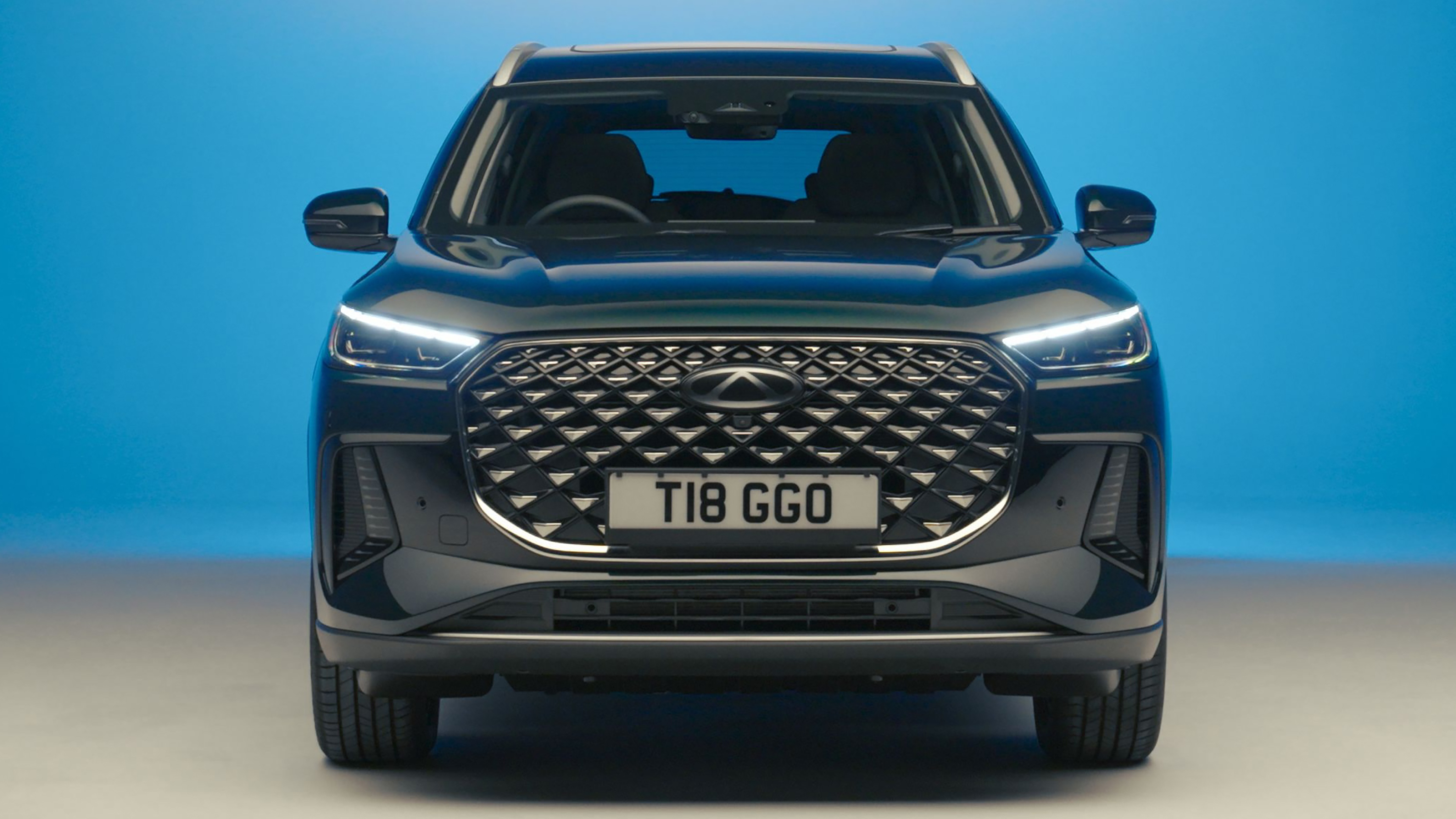 CHERY TIGGO 8 - studio front end
