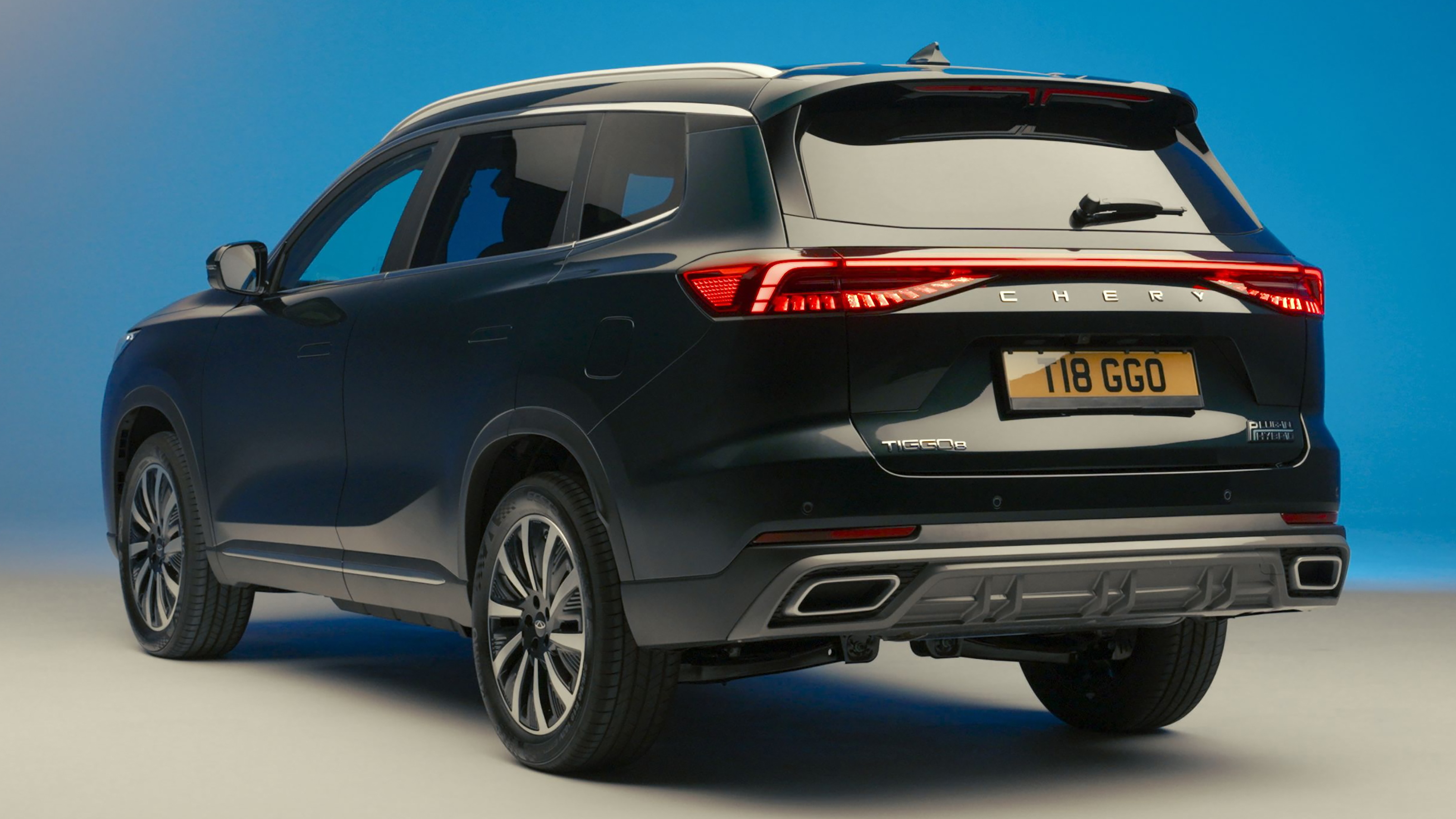 CHERY TIGGO 8 - studio rear 3/4