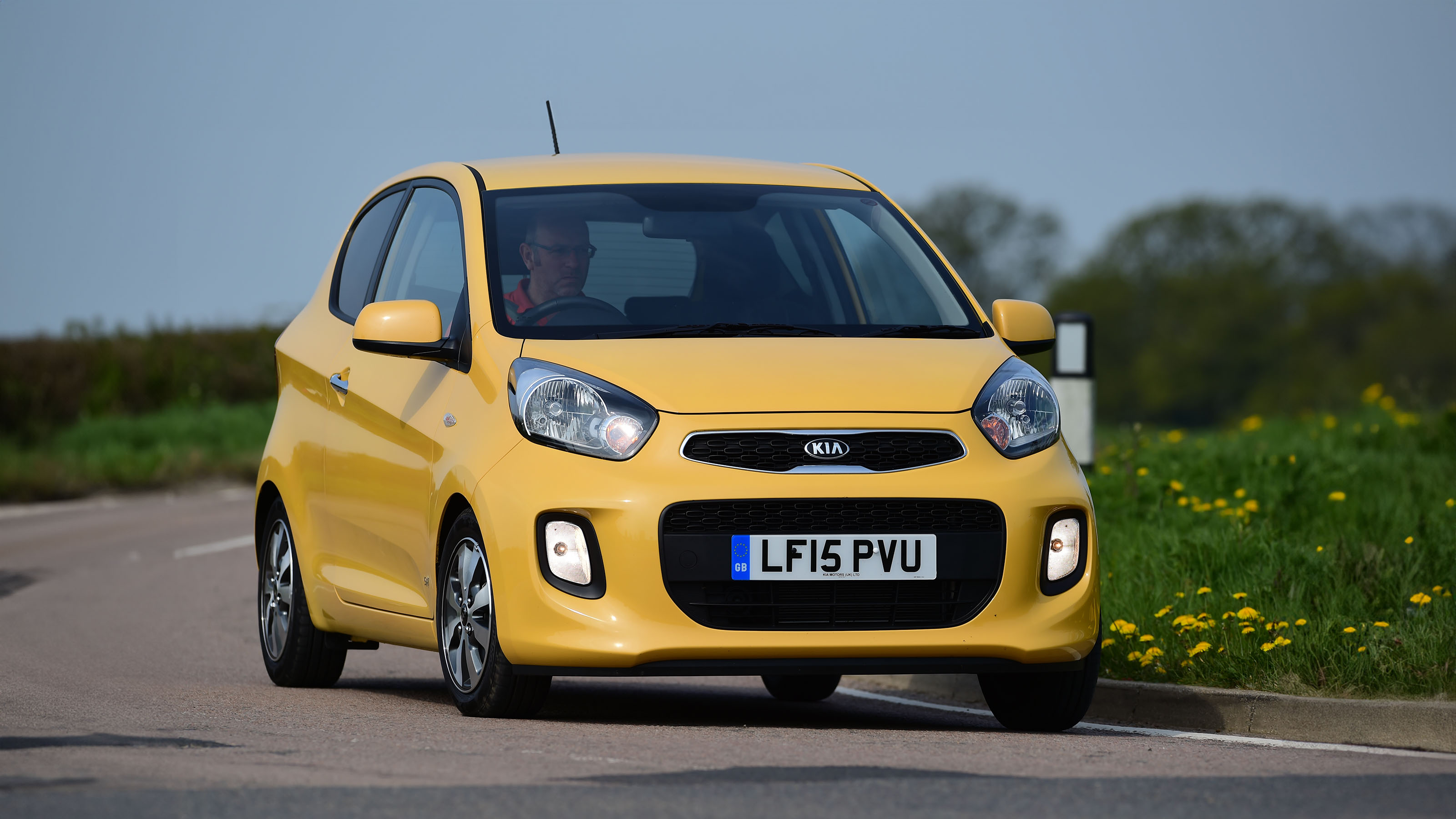 Used Kia Picanto - front cornering 