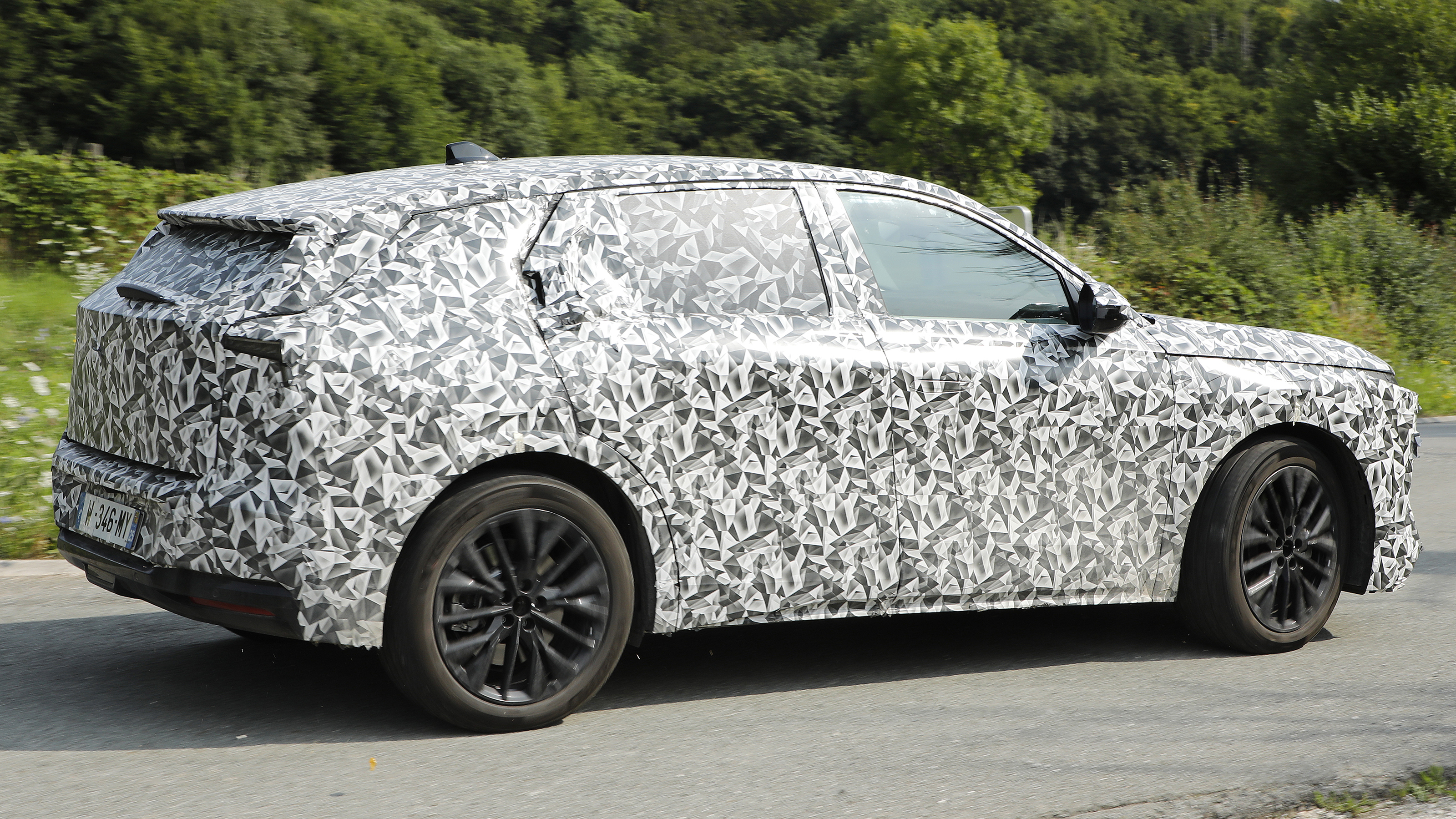 DS Automobiles No7 - rear angled