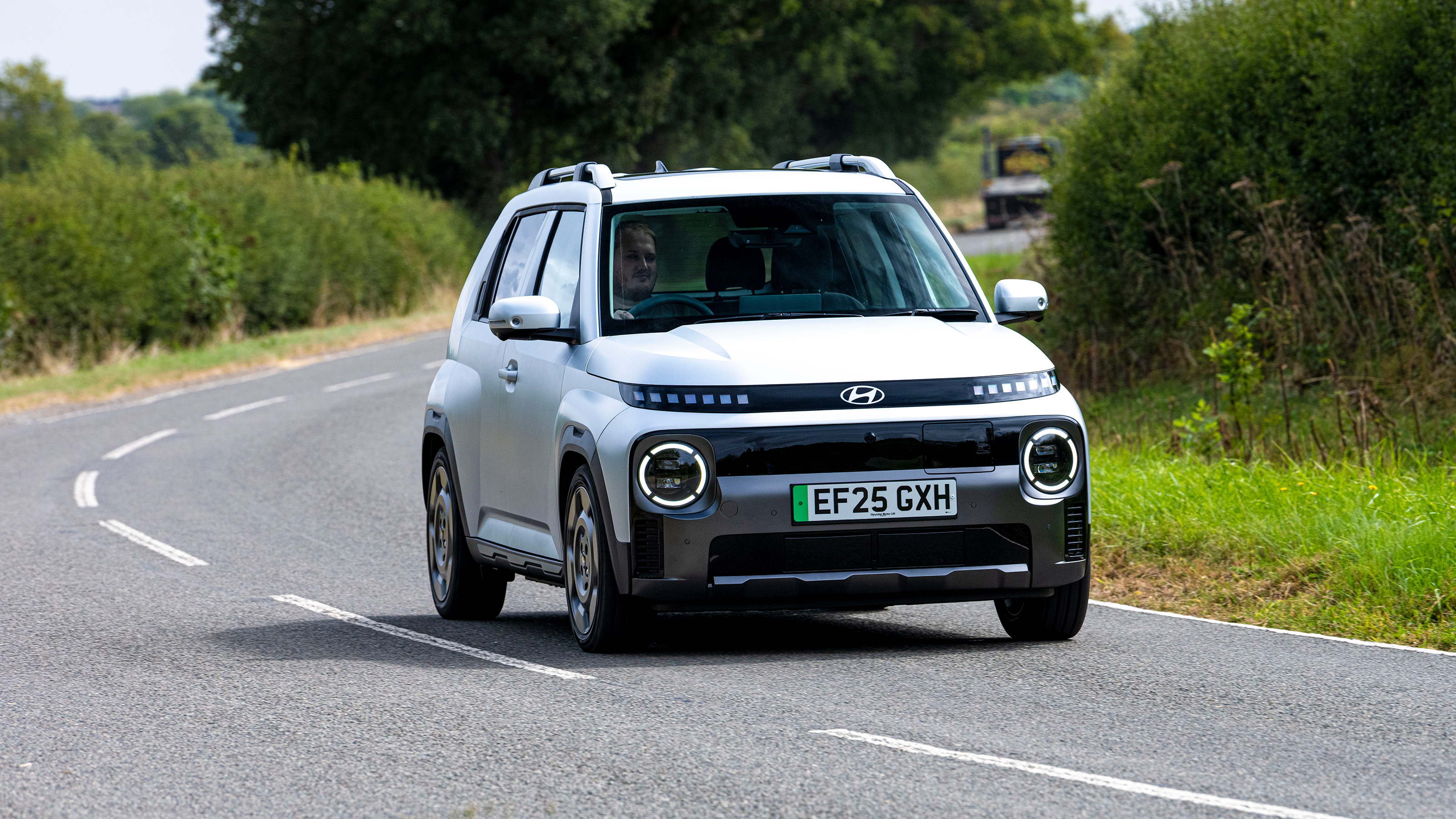 Hyundai Inster Cross - front cornering