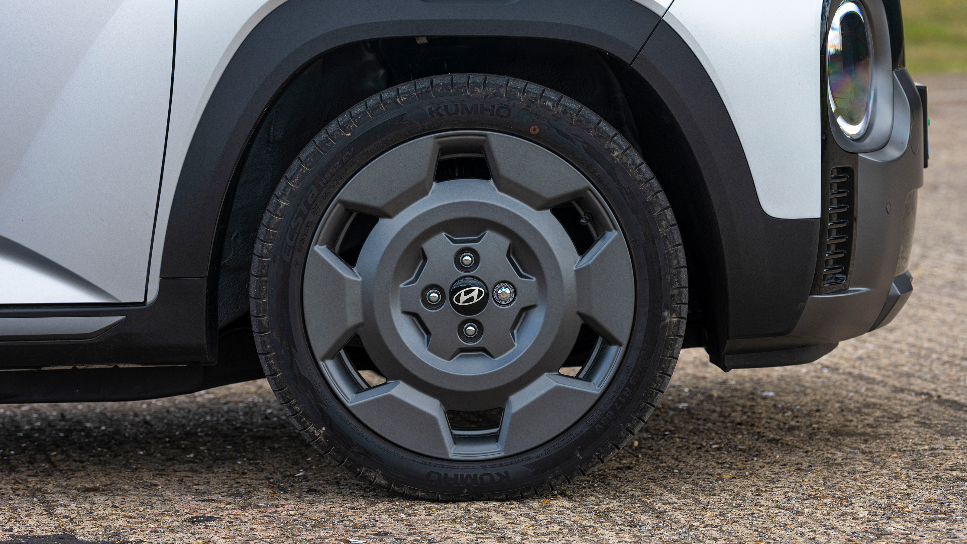 Hyundai Inster Cross - wheel