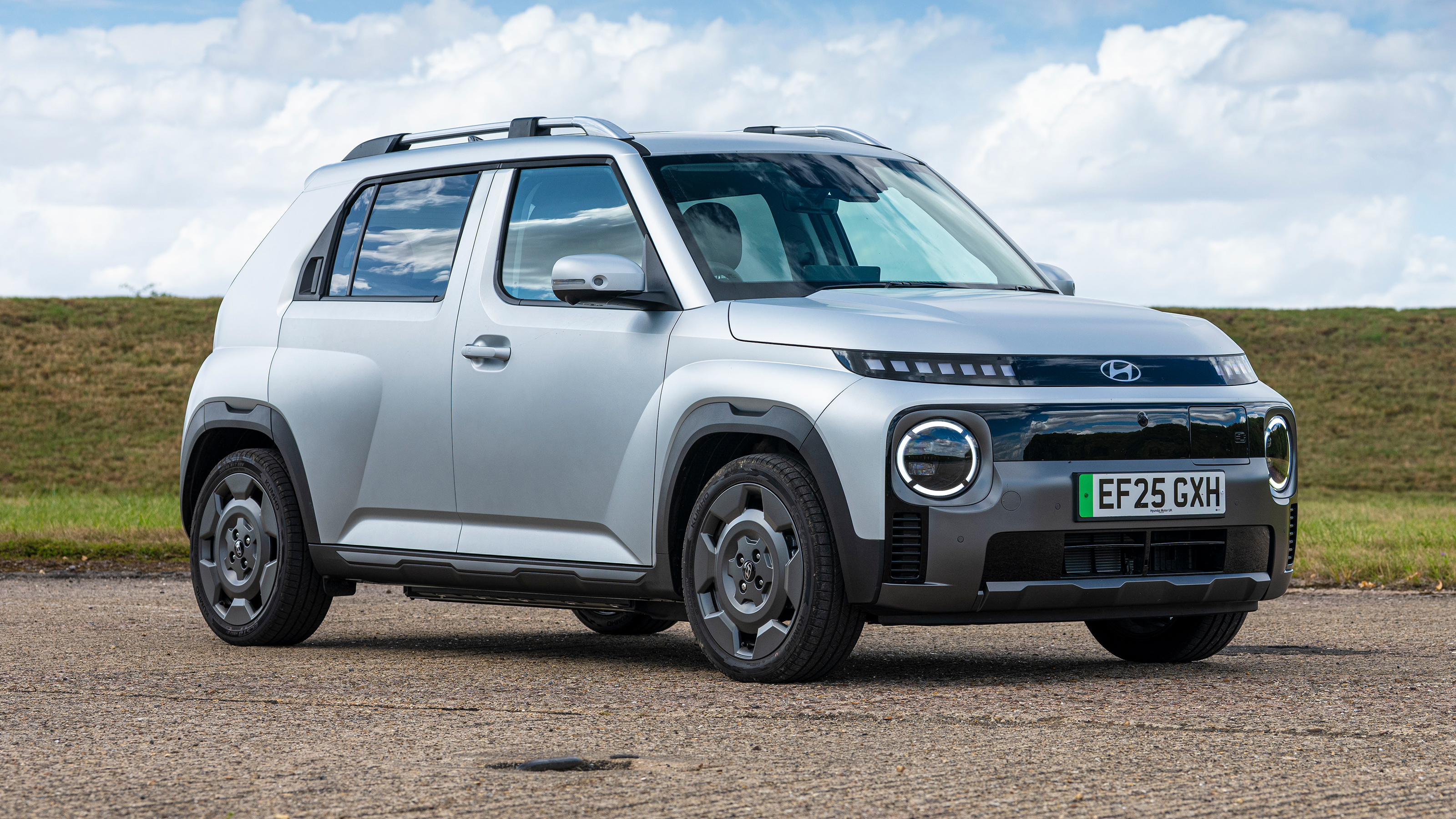 Hyundai Inster Cross - front static