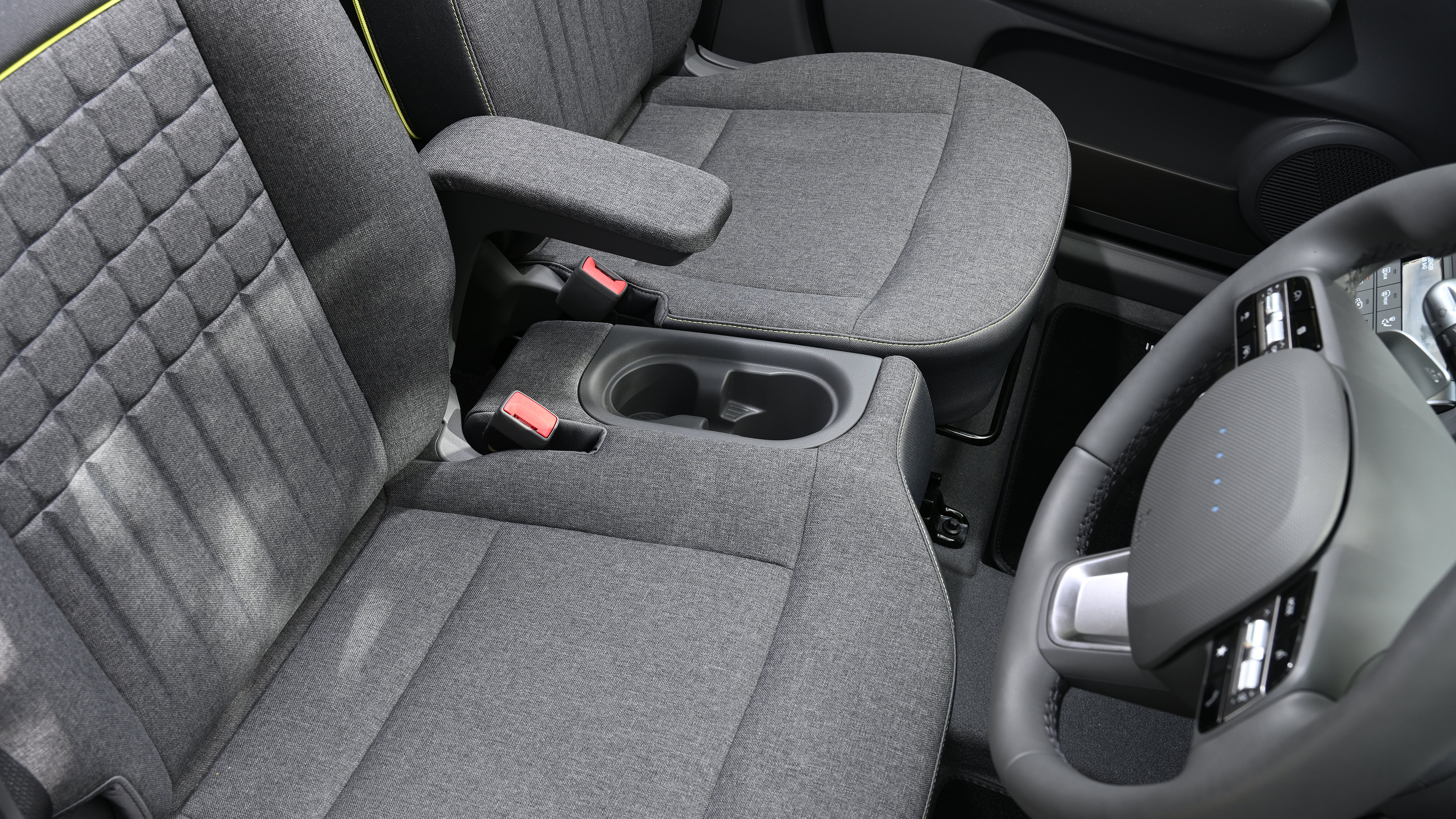 Hyundai Inster Cross - front seats