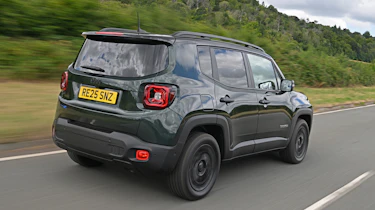 Jeep Renegade North Star - rear tracking
