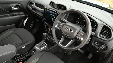 Jeep Renegade North Star - front interior