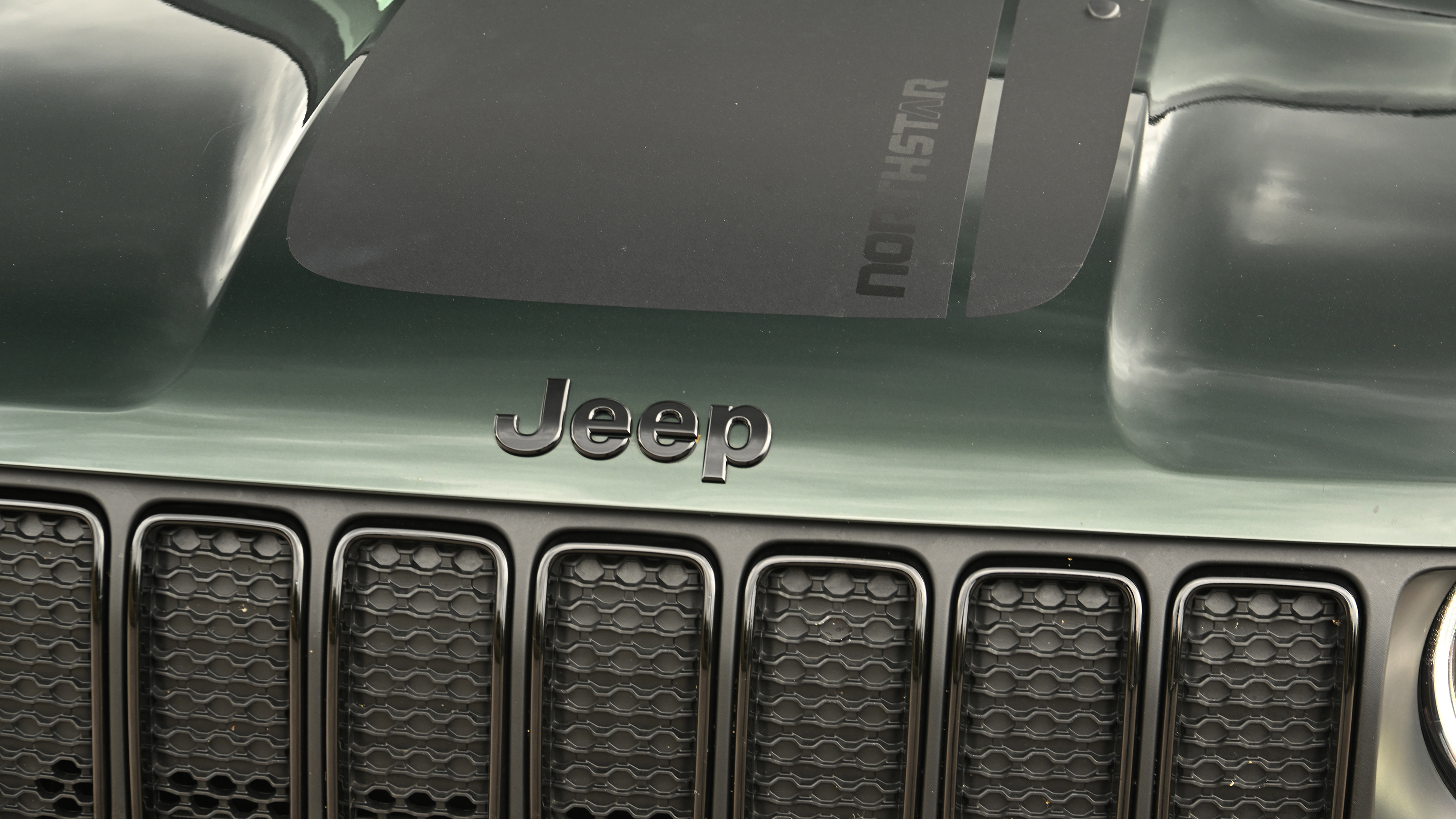 Jeep Renegade North Star - bonnet and grille 