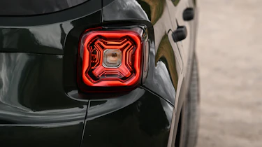 Jeep Renegade North Star - rear light