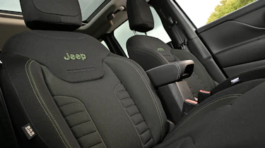 Jeep Renegade North Star - front seats