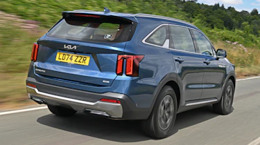 Kia Sorento - rear 3/4