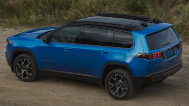 New Jeep Cherokee - blue rear overhead