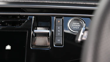 Peugeot 5008 - drive selector