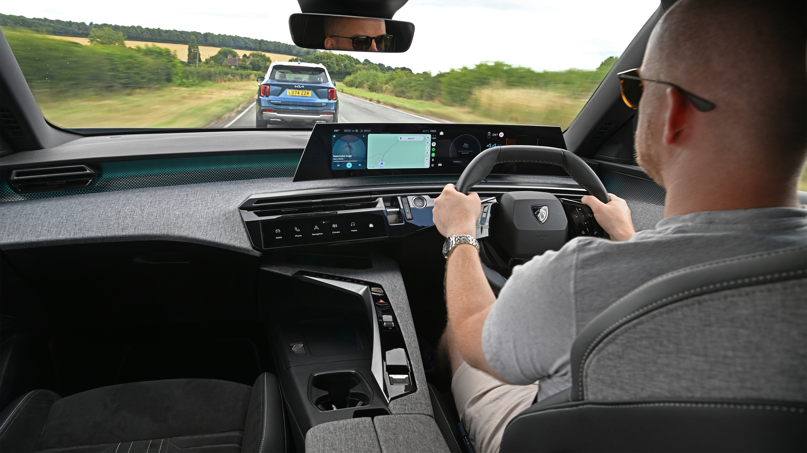 Peugeot 5008 - driving 