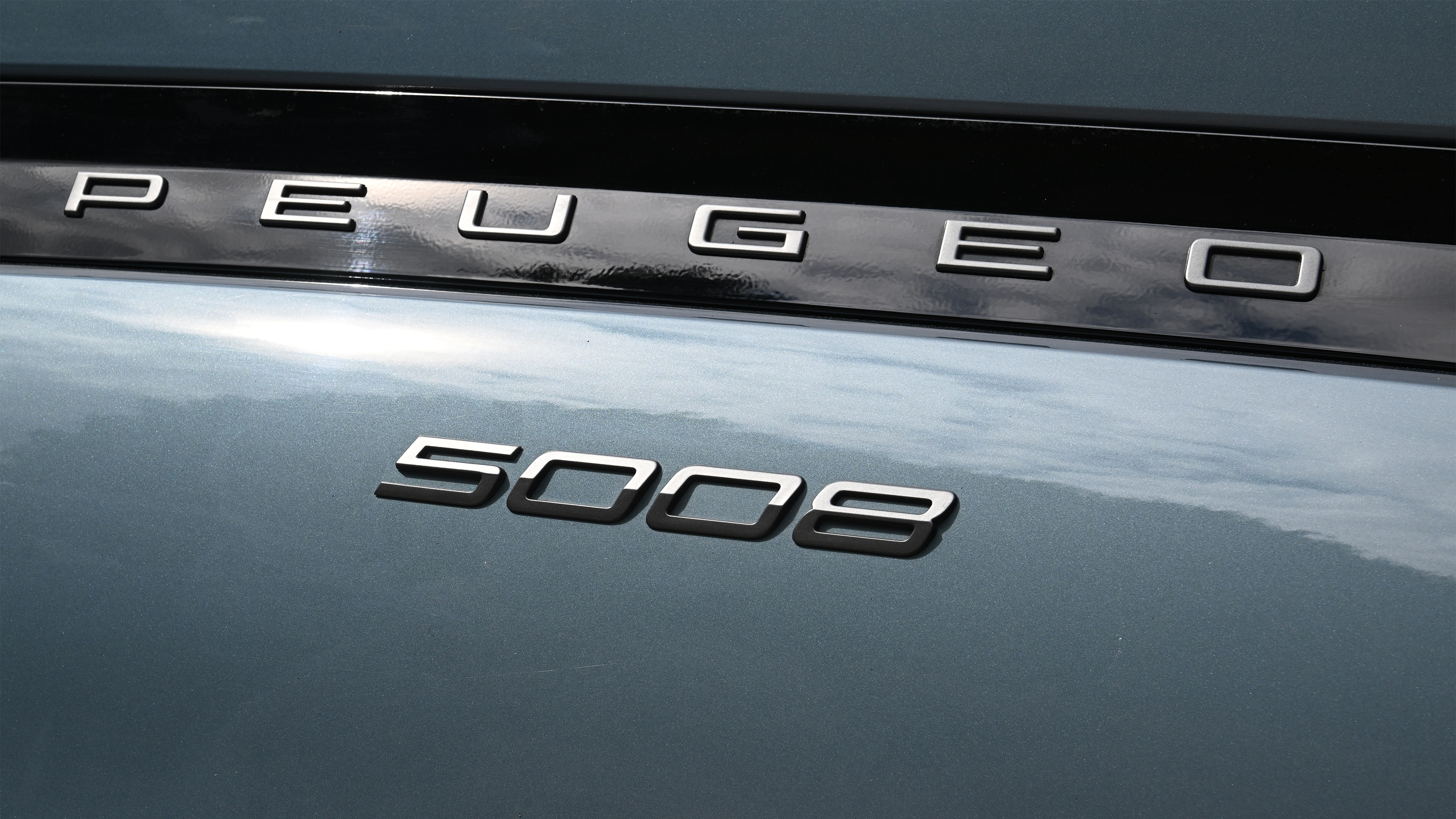 Peugeot 5008 - rear badging