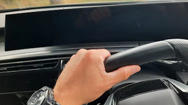 Peugeot 5008 Hybrid GT long-term - blank screen