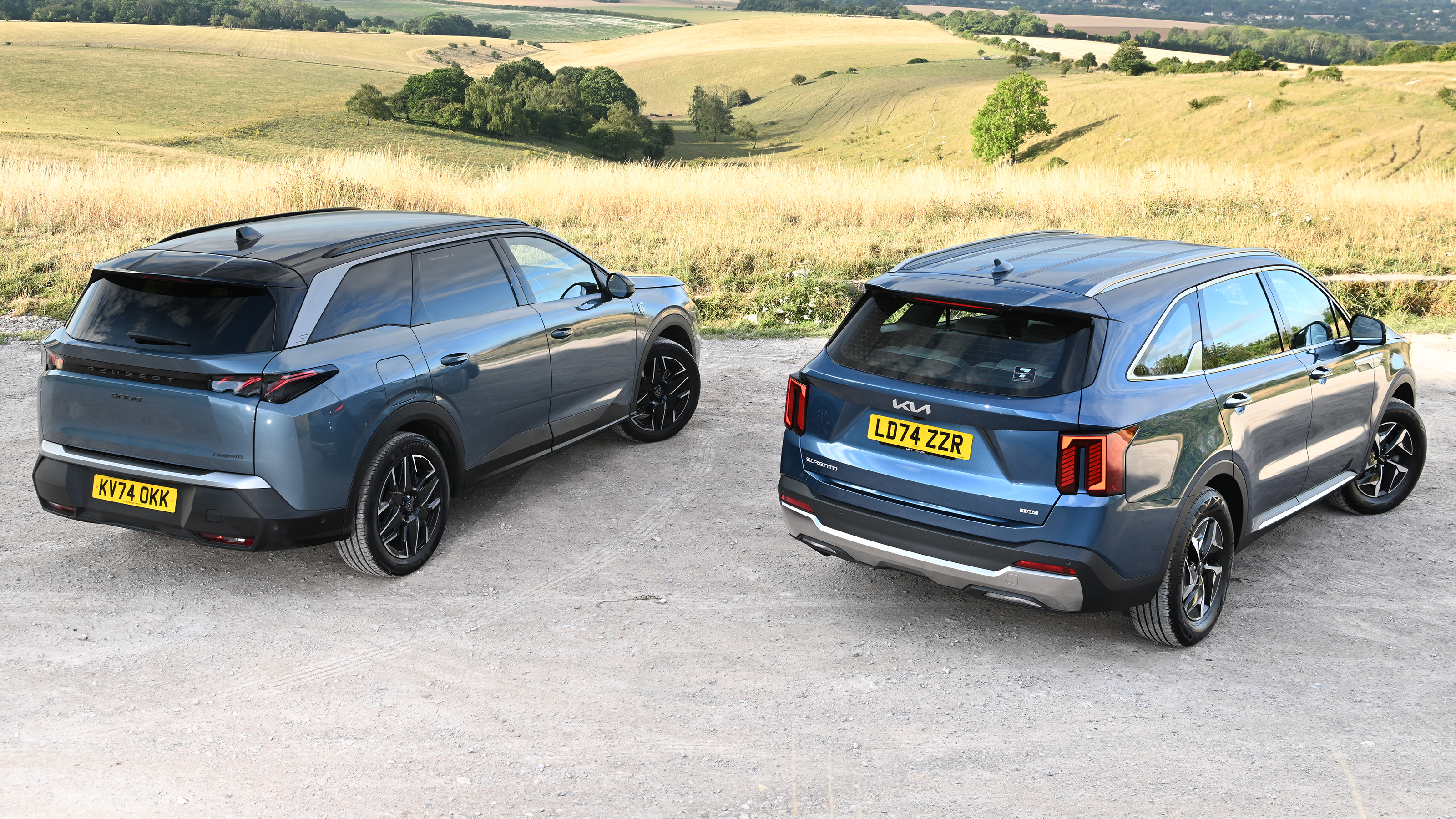 Peugeot 5008 vs Kia Sorento - rear end