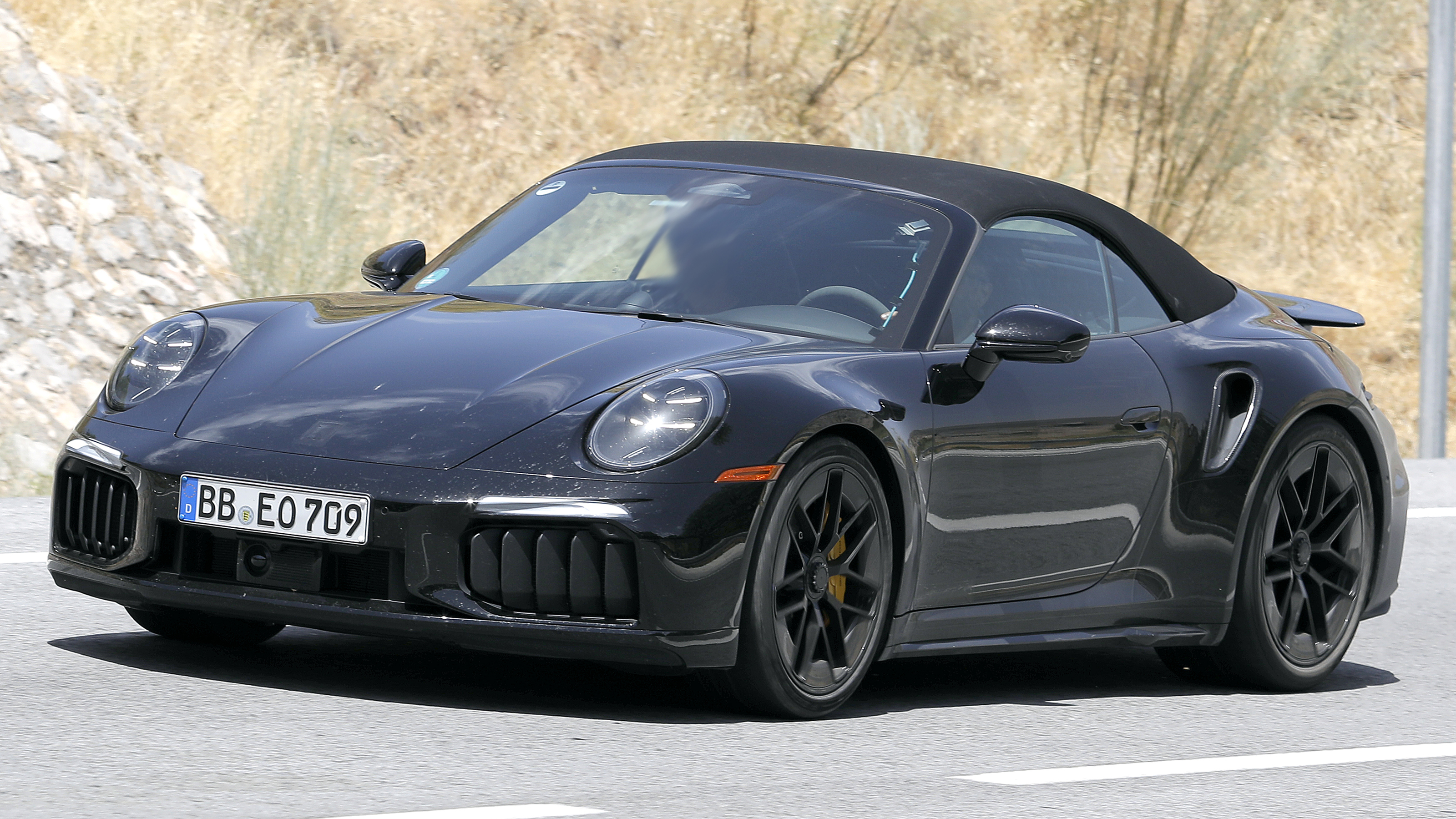 Porsche 911 Turbo Cabrio - front angled
