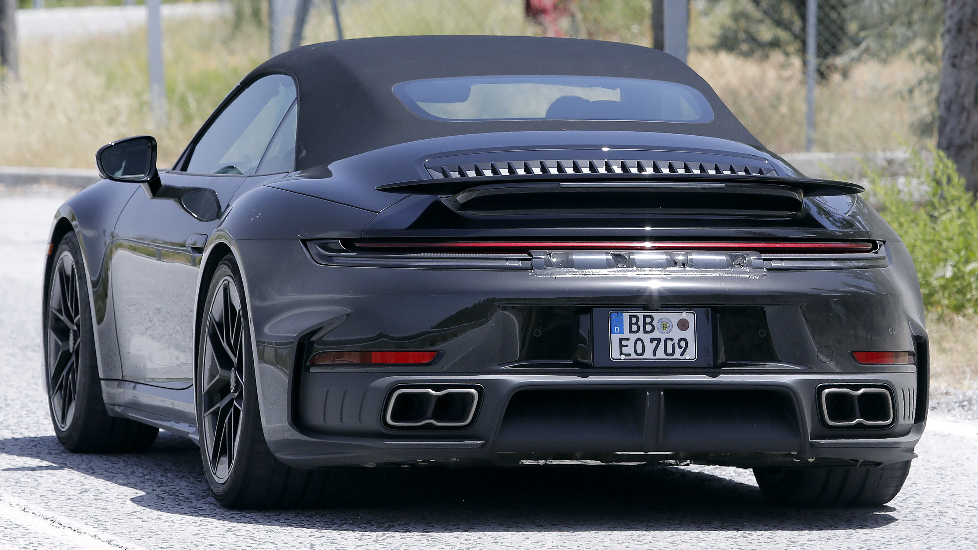 Porsche 911 Turbo Cabrio - rear 3/4