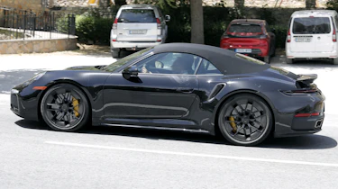 Porsche 911 Turbo Cabrio - rear side profile