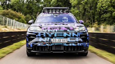Porsche Cayenne Electric - dynamic front end