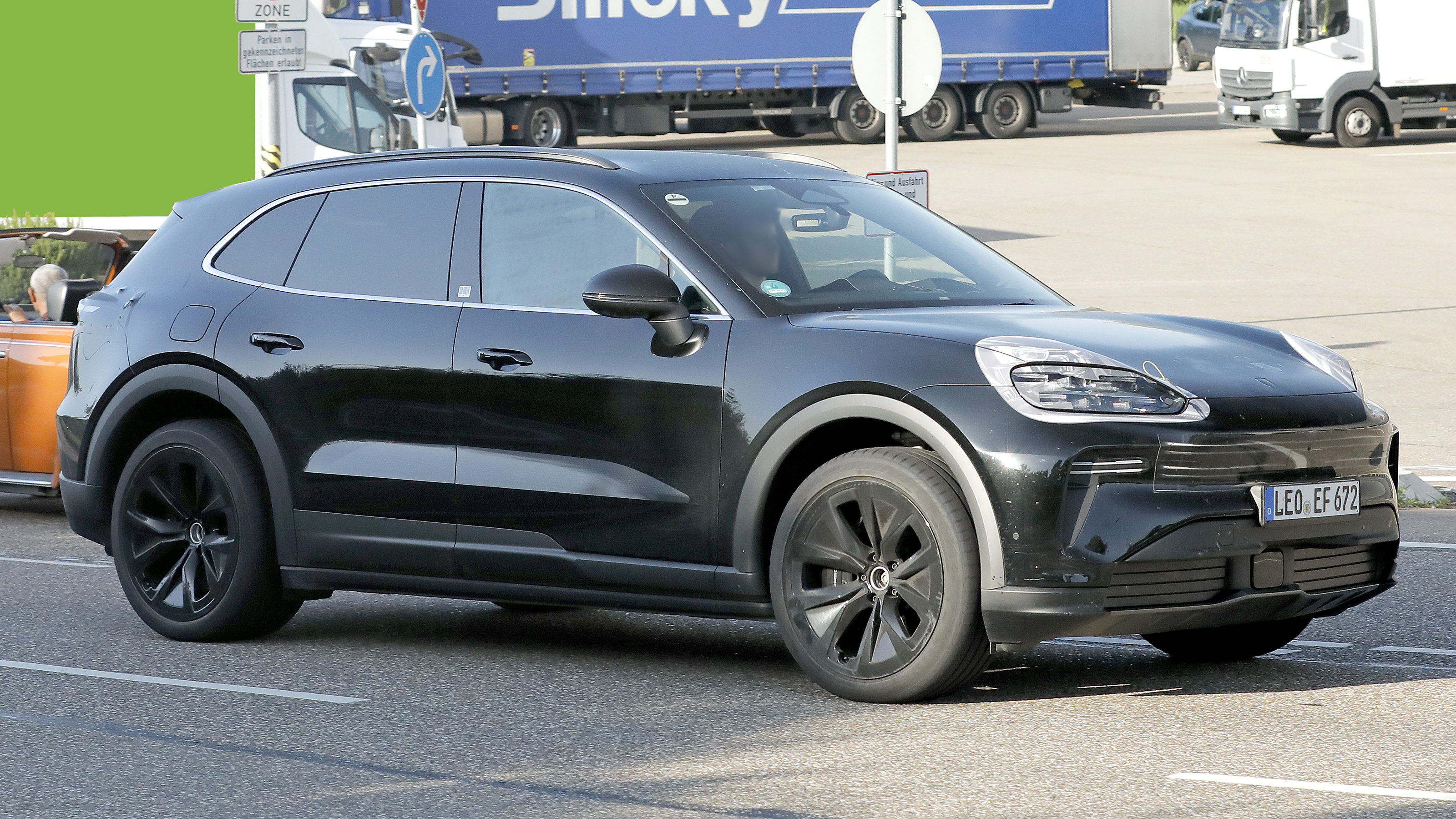 Porsche Cayenne Electric - front angled