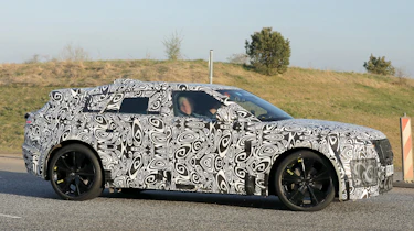 Range Rover Velar EV - spyshot 2