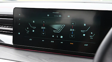 KGM Actyon - infotainment screen