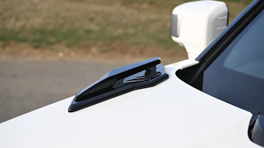 KGM Actyon - bonnet grab handle
