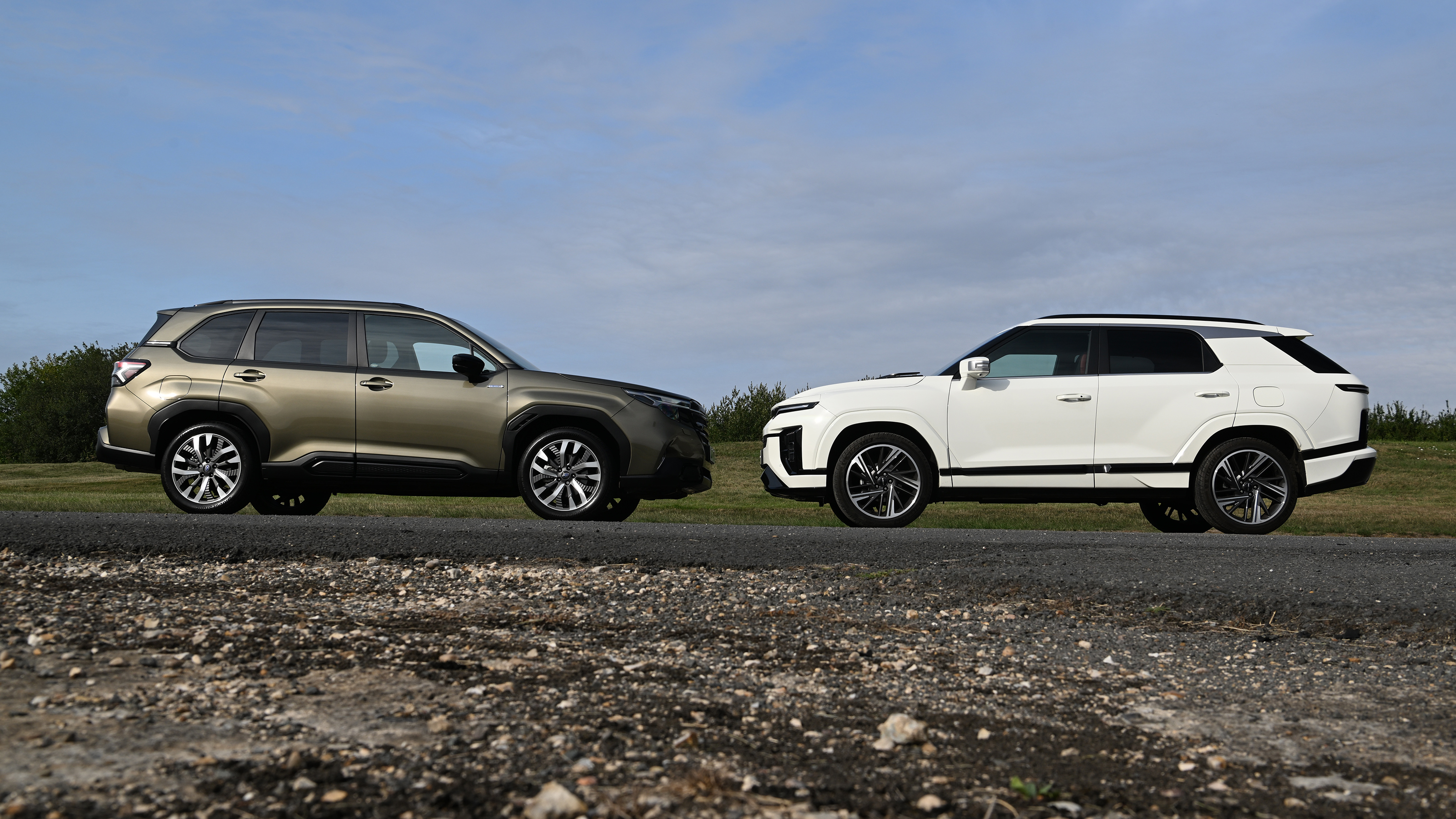 Subaru Forester and KGM Actyon - face-to-face static