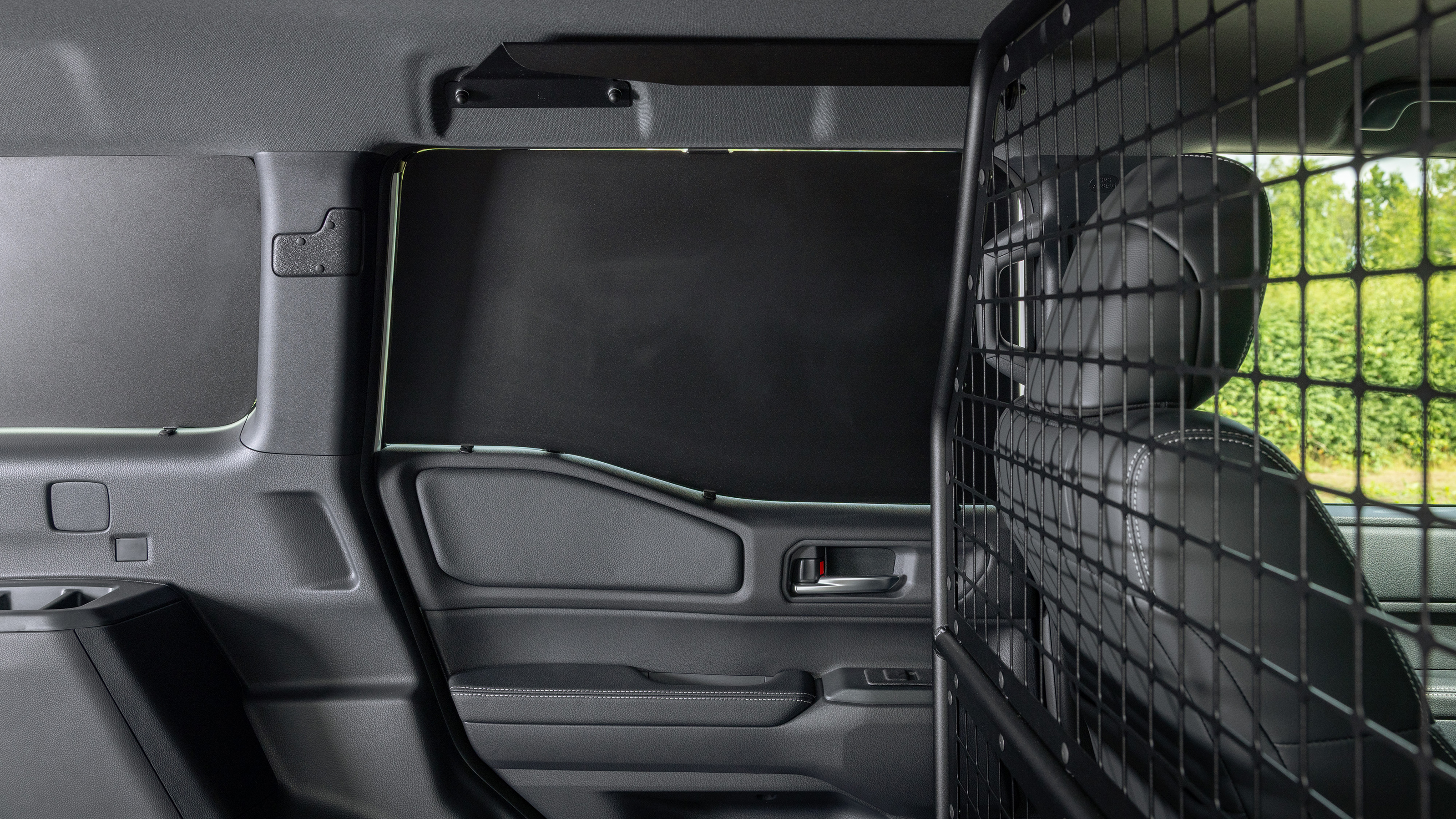 Toyota Land Cruiser Commercial - cargo bay (side door view)