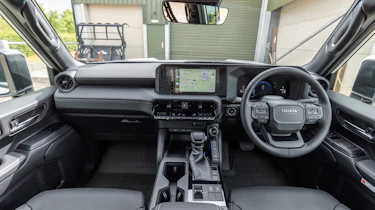 Toyota Land Cruiser Commercial - dashboard
