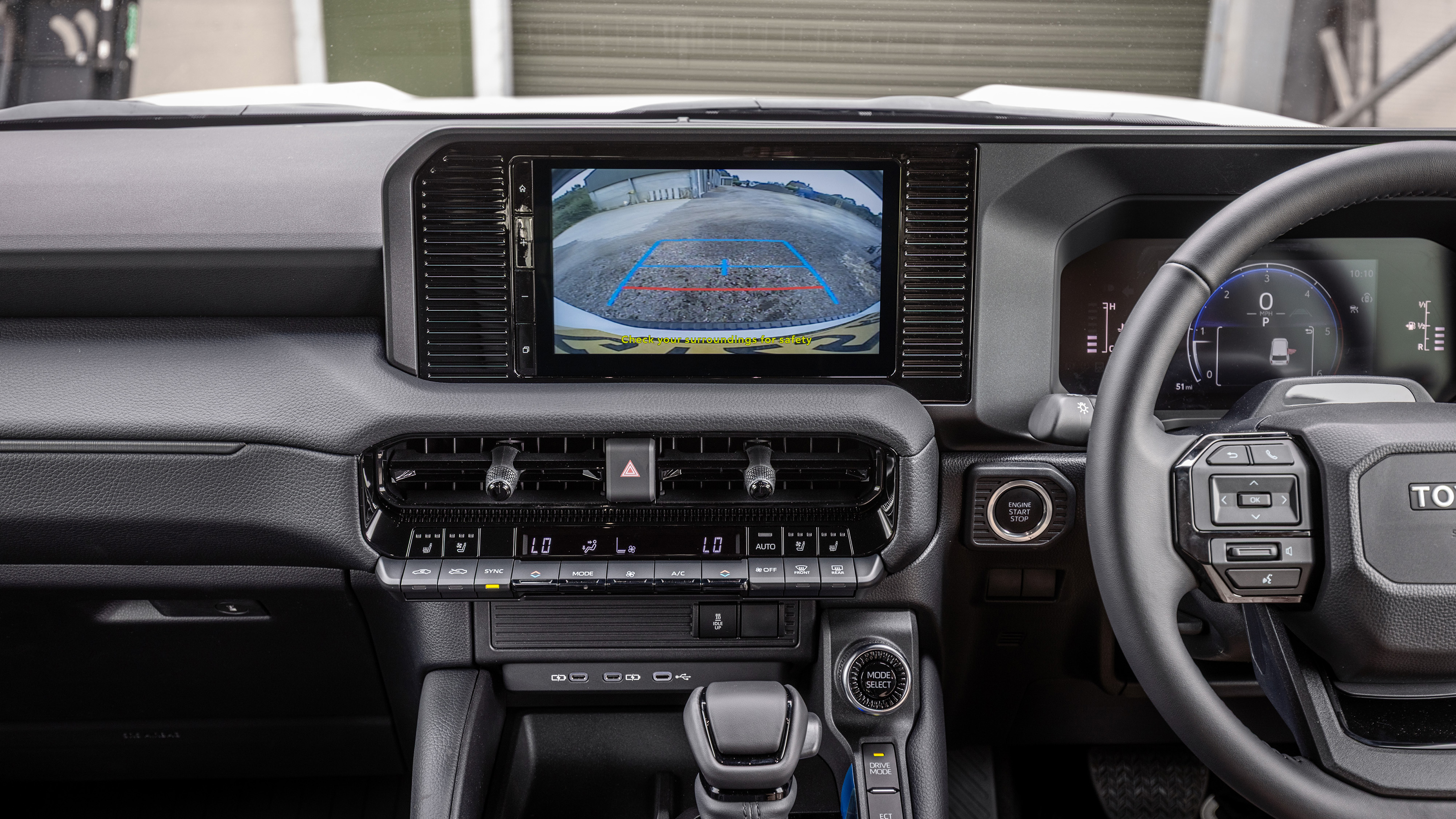 Toyota Land Cruiser Commercial - infotainment screen