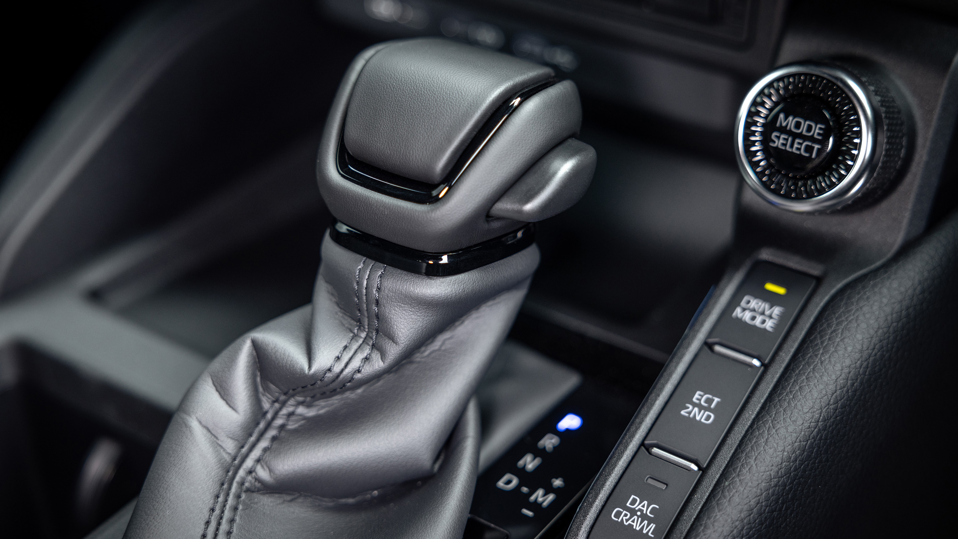 Toyota Land Cruiser Commercial - gear selector
